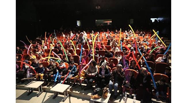 Niğde&#39;de Çocuk Tiyatrosu Büyük İlgi Gördü
