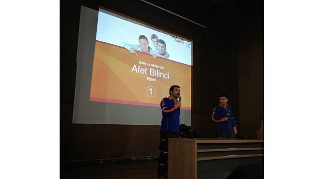 Öğrenciler afet tatbikatıyla bilinçlendiler