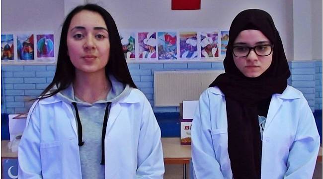 Öğrenciler, Afrin'de görev yapan Mehmetçiklere mektup yazıp leblebi gönderdiler
