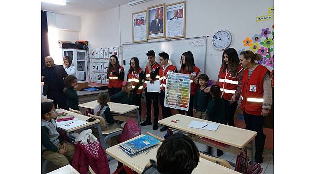 Okullara Güvenli Yaşam Sınıf Takvimleri dağıtıldı