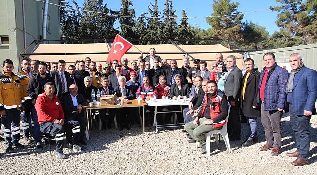 Sağlıkçılardan Mehmetçik’e moral ziyareti