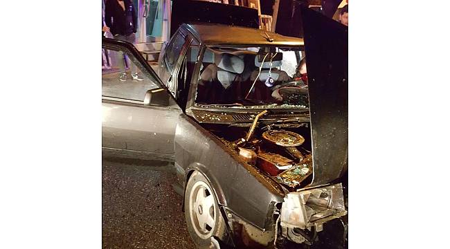 Sakarya'da iki otomobil çarpıştı: 4 yaralı
