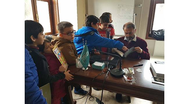 Sınıf öğretmenleri Çocuk Edebiyatı hakkında bilgilendiriliyor