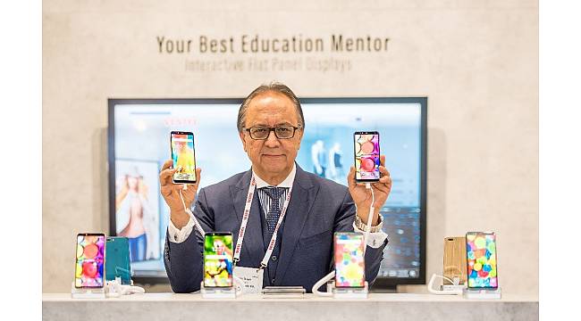 Vestel, yeni akıllı telefonunu Mobil Dünya Kongresi'nde tanıttı