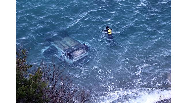 Zonguldak'ta otomobil 60 metreden denize uçtu, şoför kayıp