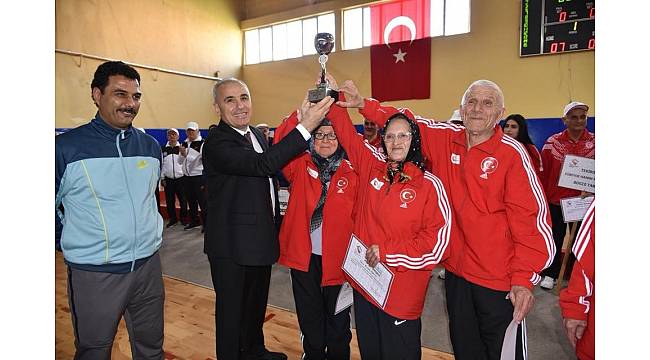 70'lik gençlerin turnuvası sona erdi