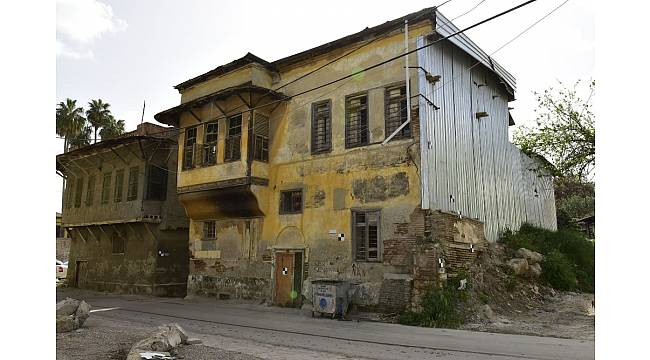 Adana&#39;da asırlık konaklar turizme kazandırılacak