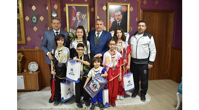 Başarılı wushuculardan Başkan Çerçi&#39;ye teşekkür