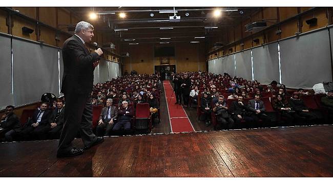 Başkan Karaosmanoğlu, Gölcüklü gençlere 28 Şubat&#39;ı anlattı