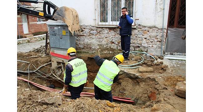 Bir boru patlağı tüm gün Ayvalık'ı susuz bıraktı