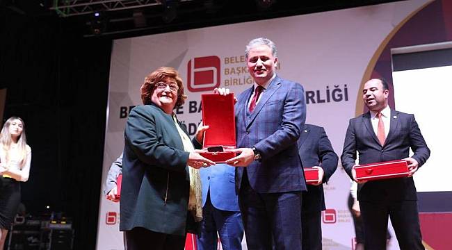 Doğunun en Gözde Belediye Başkanı” ödülü Ahmet Çakır'ın oldu...