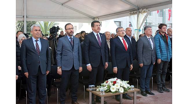 Ekonomi Bakanı Nihat Zeybekci: "Spekülatörler Türkiye'yi kurla ilgili etkilemeye çalışıyor"