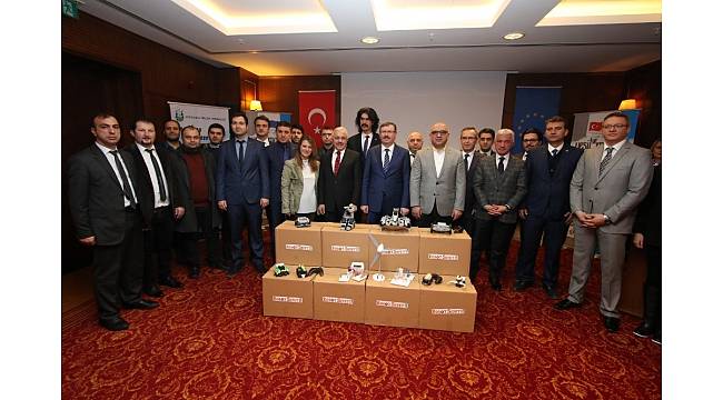 Geleceğin çevreci mucitlerine, çevreci robotlar dağıtıldı