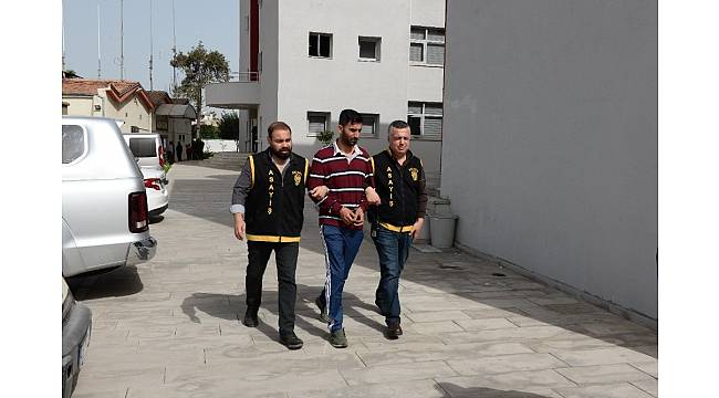 Öldürülen sevgilisine iki katlı mezar yaptırdı