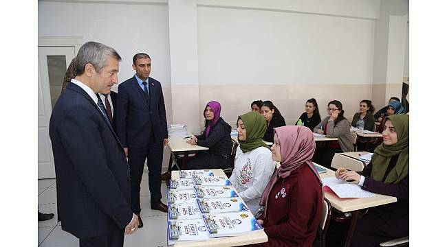 Şahinbey Belediyesi milyonlarca kitap hediye etti