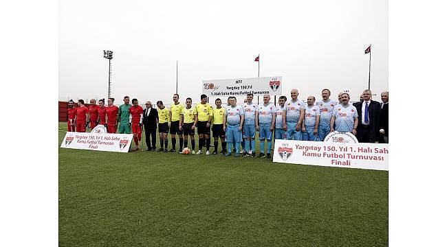 Yargıtay Başkanı Cirit, Türkiye Milli Ampute Futbol Takımı ile maç yaptı