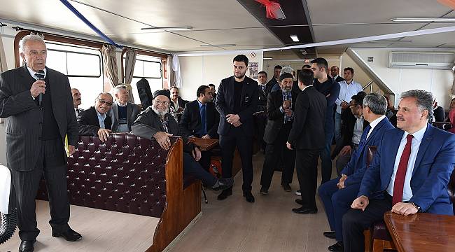 Yaşlıların tekne keyfi