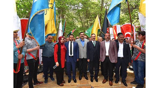 Aleyna Tilki ve Fettah Can Kemalpaşa'da konser verecek