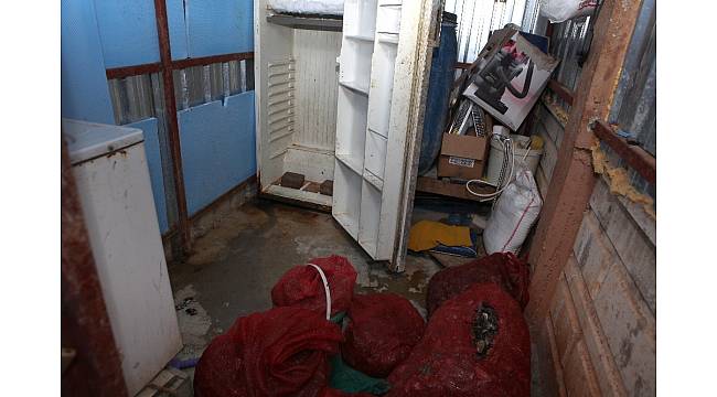 Antalya'da zabıtadan küflenmiş midye ve pilav operasyonu