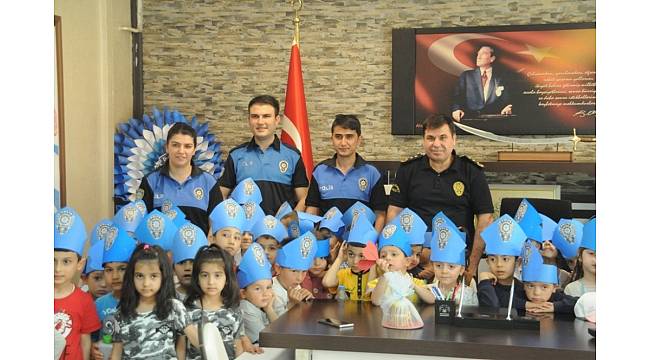 Cizre'de minik öğrencilerden emniyete ziyaret