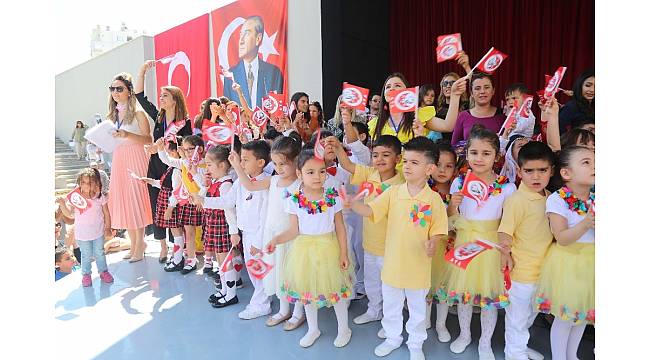 Çocuk Gündüz Bakım Evi öğrencilerinden 23 Nisan gösterisi