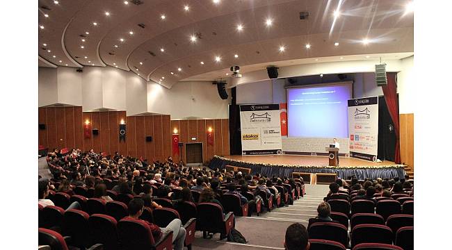 Doka, kariyer günlerinde üniversite öğrencilerine deneyimini aktardı