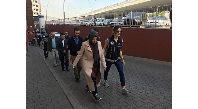 FETÖPDY operasyonunda gözaltına alınan 5 kişi adliyeye sevk edildi