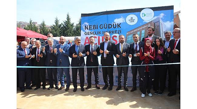 İzmit&#39;te konuşan Bilal Erdoğan: