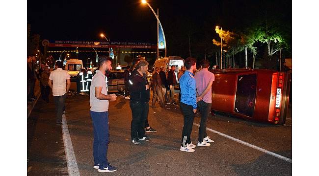 Karşı şeride geçti 3 otomobile çarptı: 1 ölü, 3 yaralı