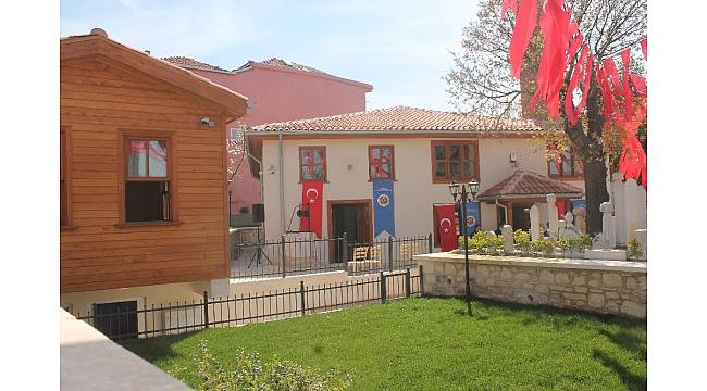 Restorasyonu tamamlanan Hacı Hüsrev Camii ibadete açıldı