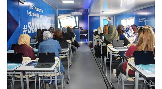 Türk Telekom Eğitim tırı Elazığ&#39;da