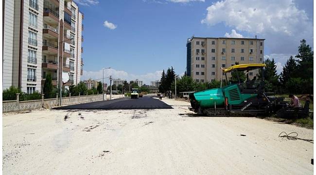 Altınşehir'de yol genişletme ve asfalt çalışması yapıldı