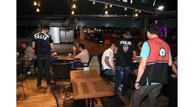 Antalya'da yabancı uyruklu aranan şahıslara uygulama