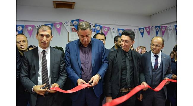 Aşkale'de Ana Okulunda fotoğraf sergisi