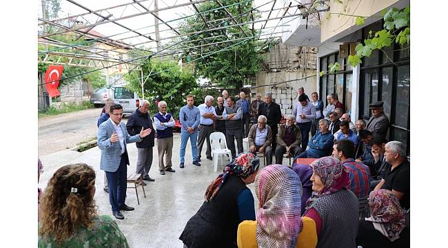 Atay Uslu, seçim çalışmalarını Kaş'ta sürdürdü
