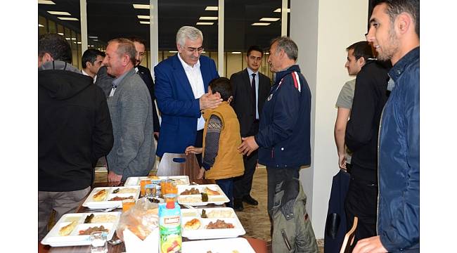 Başkan Bulutlar, Ak Parti teşkilatına iftar yemeği verdi