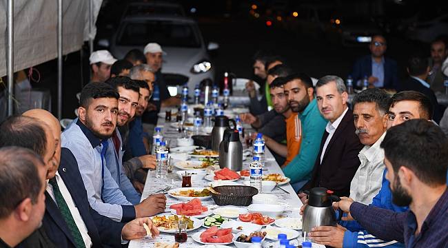 Başkan çınar personellerini sahurda yalnız bırakmadı