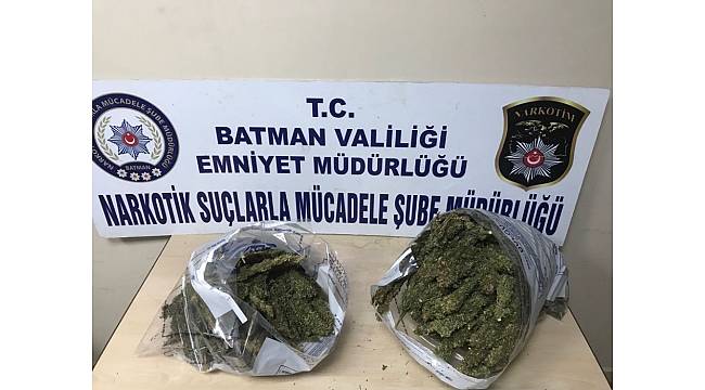 Batman'da 5 kilo 700 gram esrar ele geçirildi
