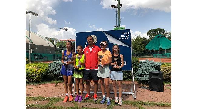 Çorlulu Deniz Turan tenis milli takımında