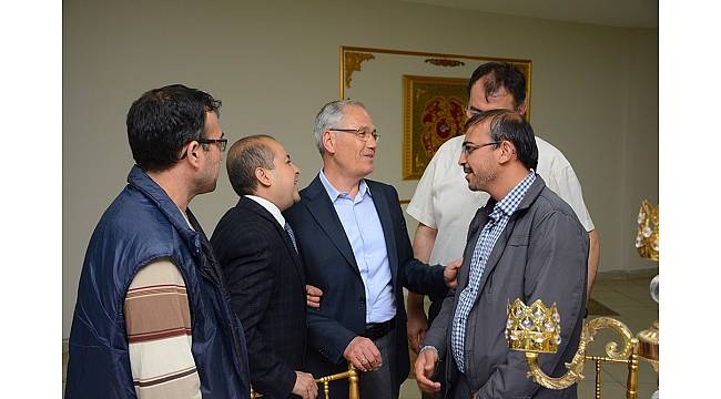 Dinar Belediyesi, Altı Nokta Körler Derneği üyelerine iftar sofrası kurdu