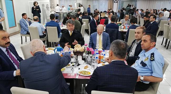 Emniyet Müdürlüğü tarafından iftar yemeği verildi