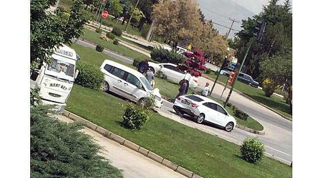 Eskişehir'de otomobiller çarpıştı: 1 yaralı