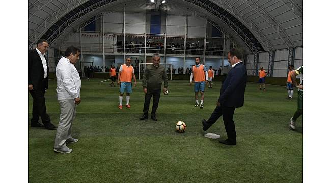 Gümüşhane'de kurumlararası 4.halı saha turnuvası başladı
