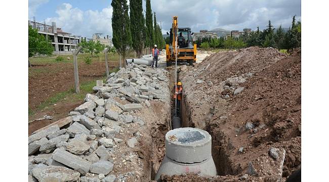 İmara yeni açılan yerlere altyapı hattı döşeniyor