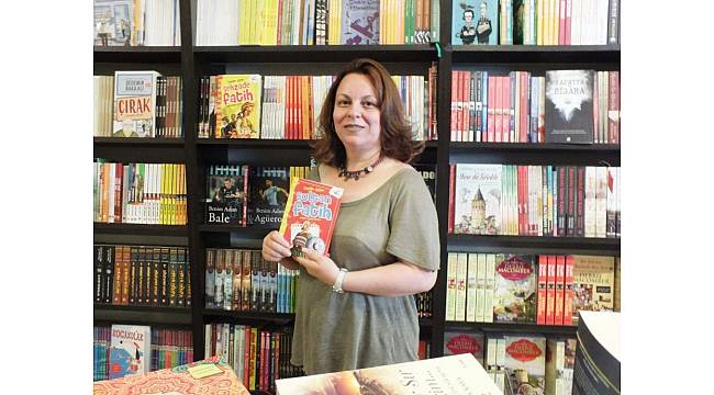 İzmirli yazar Karelmas&#39;ı yazdı