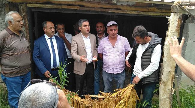 Kiraz, kendini yakmak isteyen çiftçiyi ziyaret etti