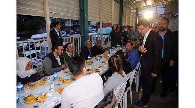 Merkezefendi Belediyesi iftar sofrasını İlbade Mahallesi'nde kurdu
