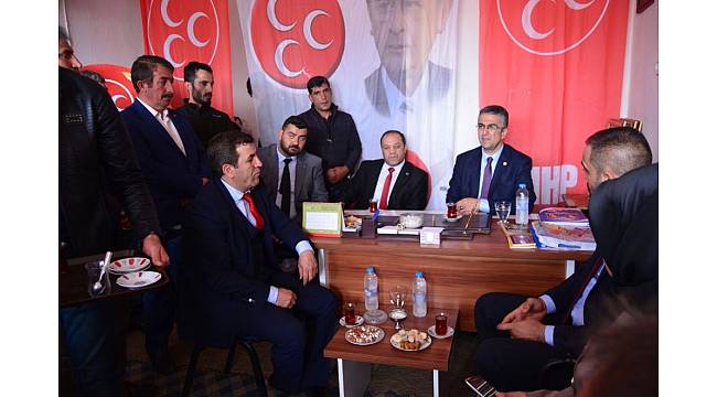 MHP Karayazı, Karaçoban ve Hınıs&#39;a çıkarma yaptı