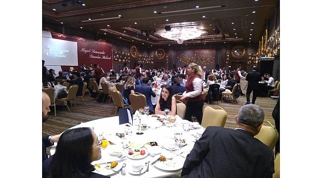 Müteahhitler iftarda bir araya geldi