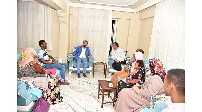 Somali'den geldiler, İzmitli oldular